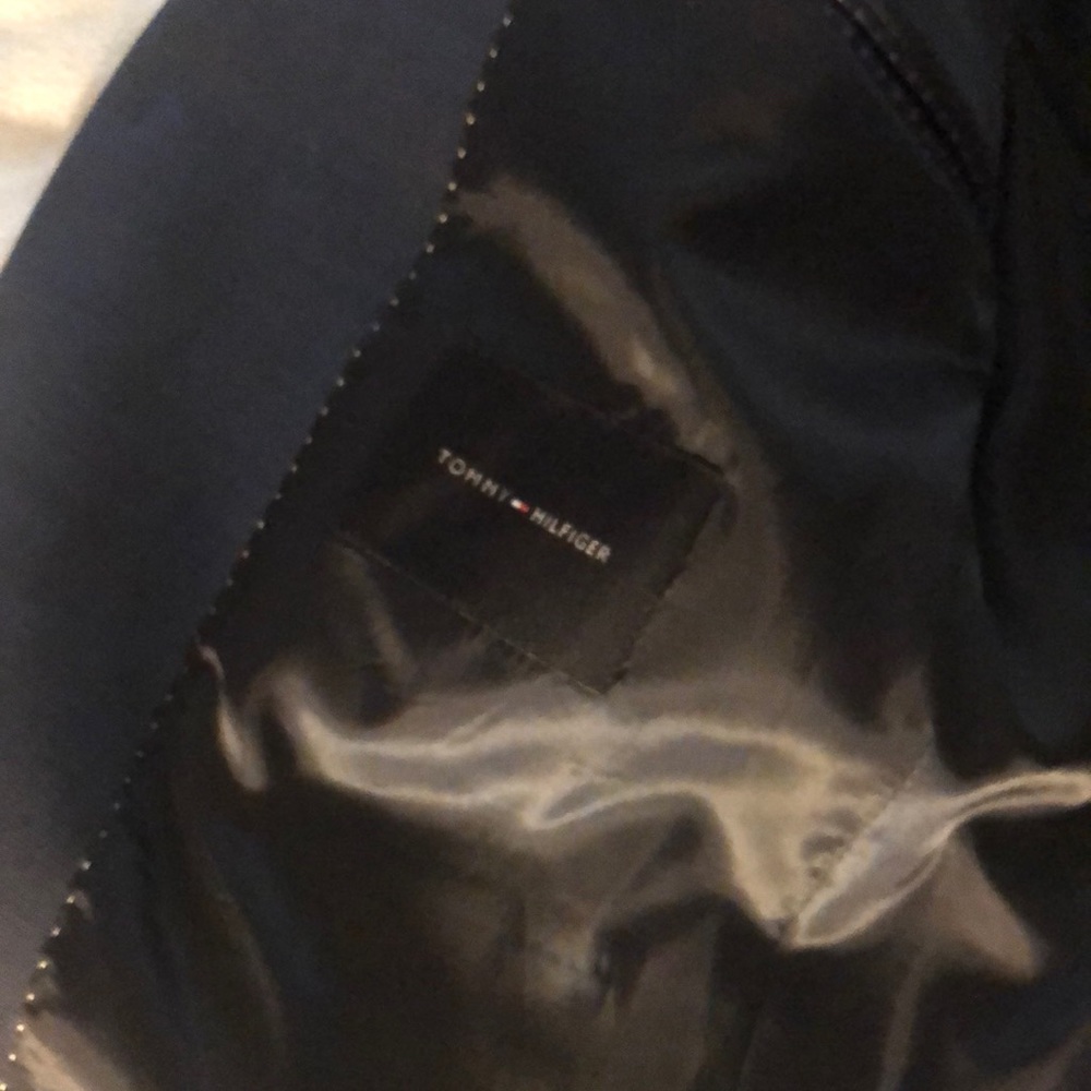 Tommy Hilfiger men’s suit, jacket and pants. Excellent condition.